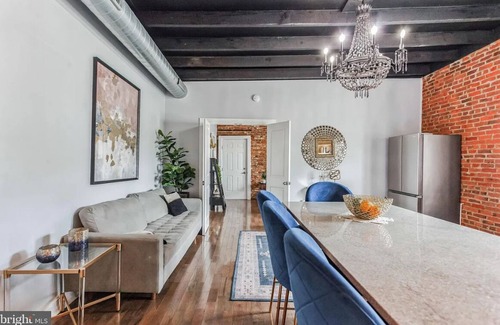 Wynnefield Apartment | Charming 2-bedroom apartment in cool Philadelphia with WiFi, AC, washer & dryer