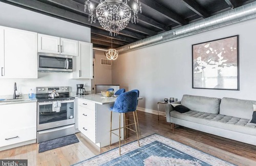 Wynnefield Apartment | Charming 2-bedroom apartment in cool Philadelphia with WiFi, AC, washer & dryer