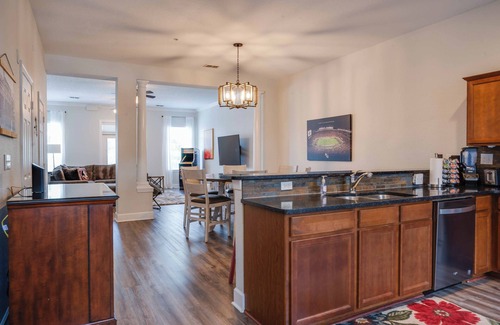 Tallahassee Condo | Charming 2-bedroom condo in wonderful Tallahassee steps away from the FSU campus