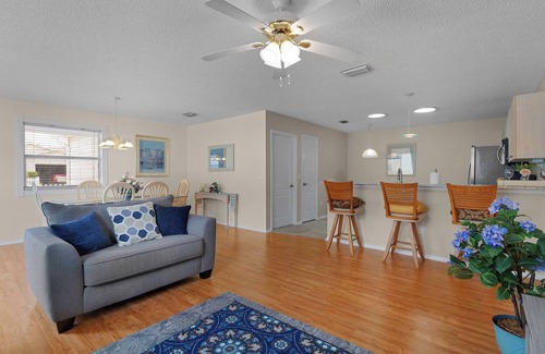 Woodbury Villa | Charming 2-bedroom villa with AC/WiFi in the friendliest town The Villages