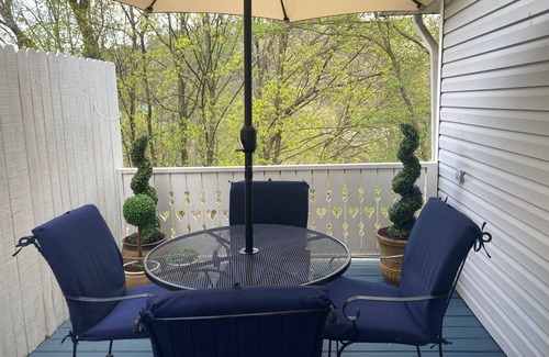 Vandergrift House | Charming 2-bedroom house in Historic Vandergrift with AC