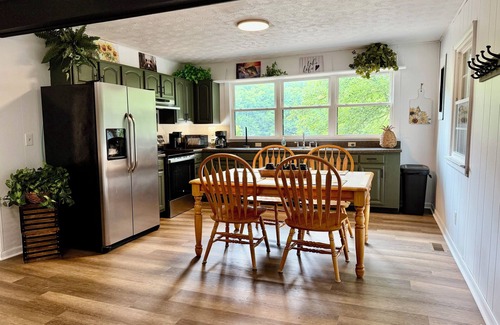 Sloans Valley Cottage | Charming 2-Bedroom Cottage in McCreary County! Direct access to Ramp, Fish, Swim