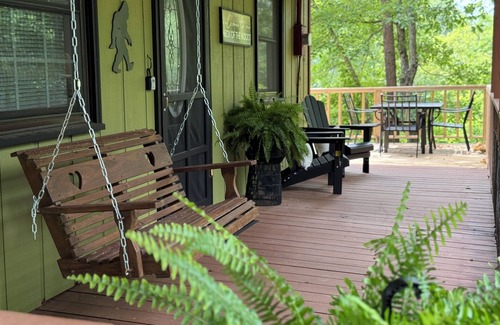 Sloans Valley Cottage | Charming 2-Bedroom Cottage in McCreary County! Direct access to Ramp, Fish, Swim
