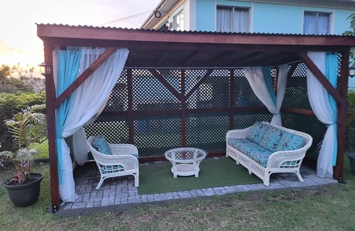 Villa House | Charming 2-bedroom house in tranquil Upper Villa with AC