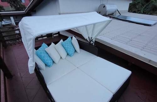 Villa House | Charming 2-bedroom house in tranquil Upper Villa with AC