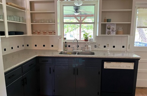 Crestview House | Charming 2 BR in Crestview - HUGE Backyard