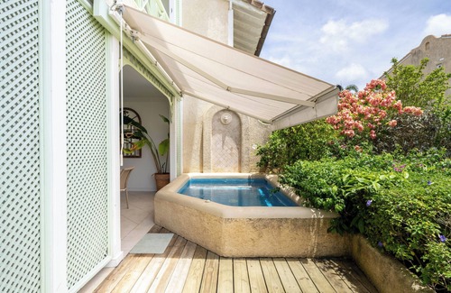 Douglas Villa | Charming 2-brm WATERFRONT Villa with WiFi, AC, & Pool in PORT ST CHARLES MARINA!