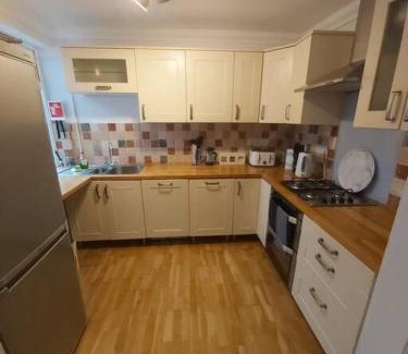 Southville House | Charming 2 double bed cottage style house