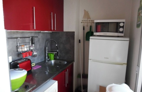 Le Port Apartment | Charming 2-Room Apartment Near Beach with Private Parking
