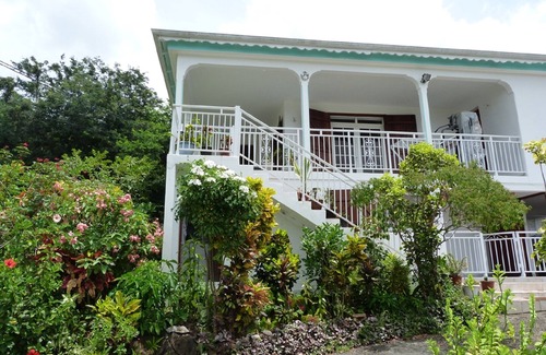 Pointe-Noire House | Charming 2-room apartment in the lower part of a villa
