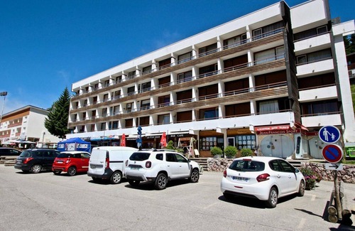 Chamrousse Apartment | Charming 2-Room Apartment for 6 - South-Facing, Center of Station, Near Slopes