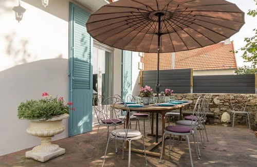Bouvron Cottage | Charming 20th-Century House, 8 Bikes, Garden, Ping-Pong, Near Amenities