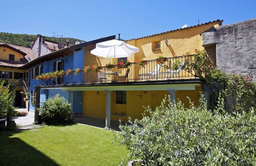 Cannobio House | Charming 2½-room house with an idyllic garden in the old town of Cannobio