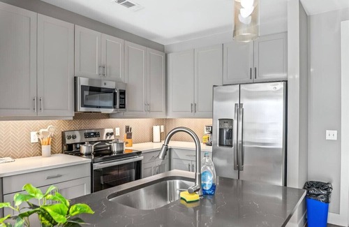 Fort Worth Apartment | Charming 2BD/2BA with Beautiful Pool in Fort Worth