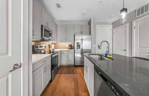 Fort Worth Apartment | Charming 2BD/2BA with Beautiful Pool in Fort Worth