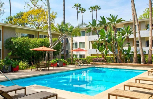 West Los Angeles House | Charming 2BR at Westside Village