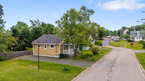 Antigonish House | Charming 2BR Bungalow in the Heart of Antigonish