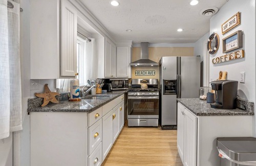 Falmouth Cottage | Charming 2BR Coastal Cottage – Walk to Surf Drive Beach & Downtown!