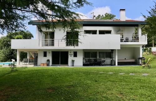 Urt Apartment | Charming 2BR Garden Apt with Pool Access near Basque Coast & Bayonne