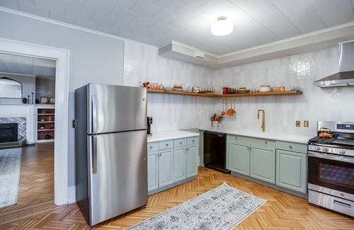 East Avenue Apartment | Charming 2BR, near Park Ave with private balcony!