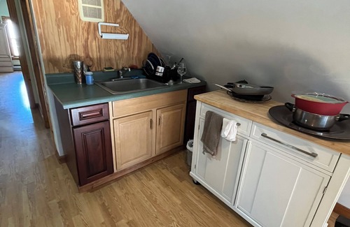 Ludlow Villa | Charming 2BR villa with WiFi, in downtown Yonkers. 25 min from Time Square