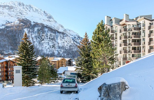Val-d'Isere Apartment | Charming 2BR with balcony, Wifi, pets allowed in central Val-d'Isère