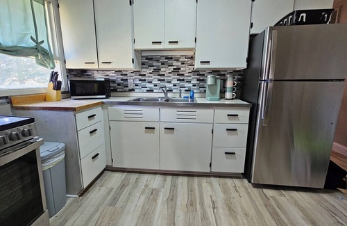 Brownsburg House | Charming 3-Bdrm Home in Brownsburg with Game Room, Yard & Fast WiFi DOG friendly