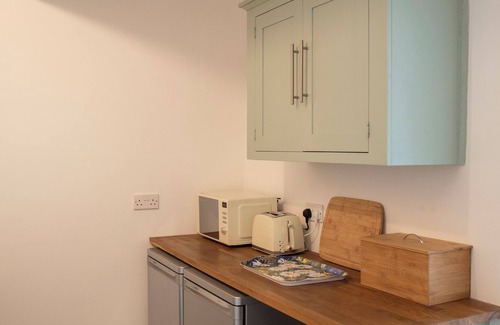 Noss Mayo House | Charming 3 Bed Barn Close to Coast, Noss Mayo, Newton Ferrers and the Beaches