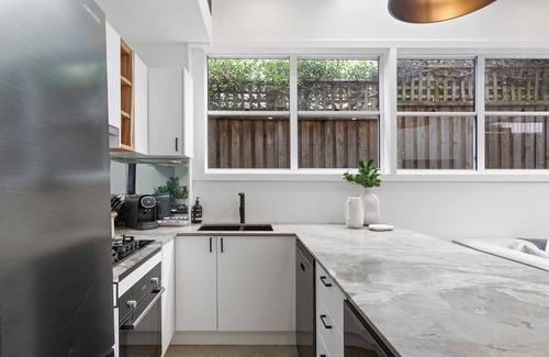 Balmain House | Charming 3-bed Cottage with a Courtyard