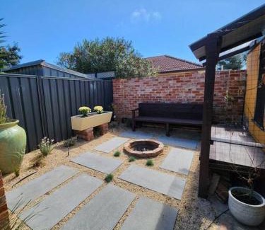 Exeter House | Charming! 3 Bed Garden by Beach