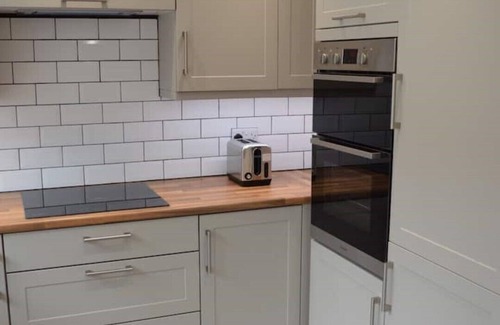 Liverpool House | Charming 3-Bed Period Terrace with Free Wi-Fi & Great Transport Links