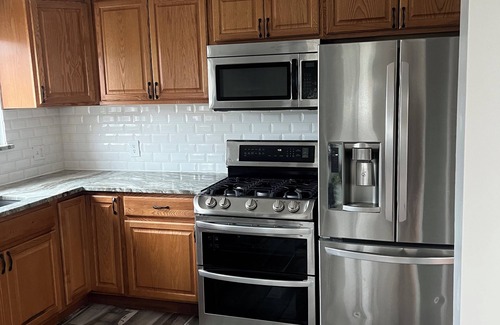 Dearborn Heights House | Charming 3-bedroom house in Dearborn Heights with AC, WiFi