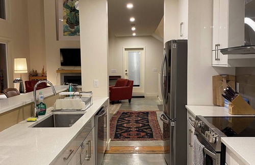 Roberts Creek House | Charming 3-bedroom house in marvelous Roberts Creek with WiFi