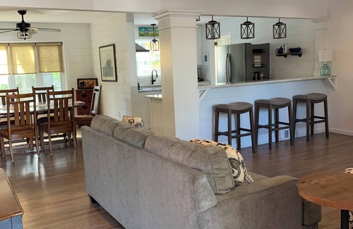 Point Pleasant House | Charming 3-bedroom house in Point Pleasant .Close to Bay Head Beaches.