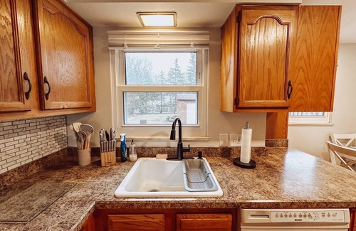 Fairview Park House | Charming 3-bedroom bungalow in Cleveland area!