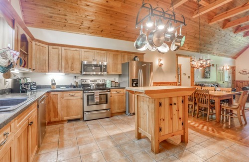 Millville Ski Chalet | "Charming 3-Bedroom Chalet in Harpers Ferry, WV: Perfect Escape"