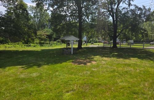 Bloomfield House | Charming 3 bedroom 2 bath home in Bloomfield with wishing well