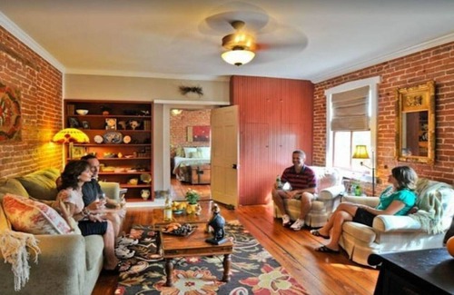 Hermann House | Charming 3 Bedroom 2 Bath Home in Historic Downtown Hermann, Mo.