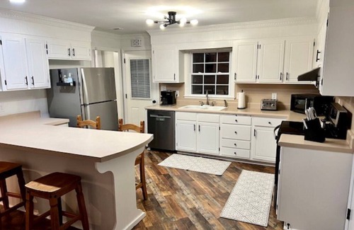 Haven Heights House | Charming 3 bedroom, 2 bath house, centrally located in Radford. Family friendly