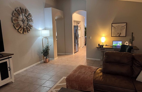 Fletcher Heights House | Charming 3-bedroom 2 full house in lovely Peoria with AC/Pool
