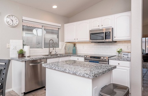Fletcher Heights House | Charming 3-bedroom 2 full house in lovely Peoria with AC/Pool