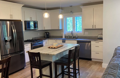 Yarmouth Condo | Charming 3-bedroom 3-bath condo with WiFi, in quaint Yarmouth