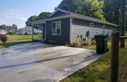 Farmville House | Charming 3 bedroom, 3 bathroom home just a few blocks from downtown Farmville!