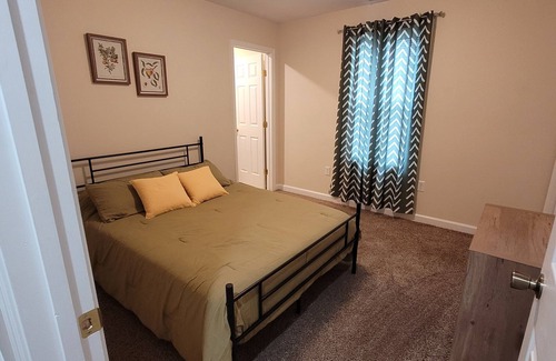Farmville House | Charming 3 bedroom, 3 bathroom home just a few blocks from downtown Farmville!