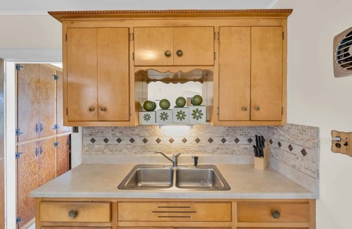 Wall House | Charming 3-bedroom 5-bed house with AC and WiFi in pleasant Belmar