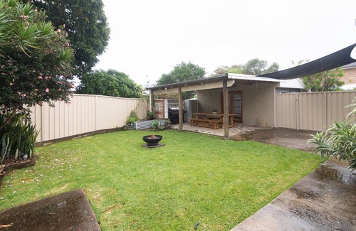 North Haven House | Charming 3 bedroom, modern, waterfront home