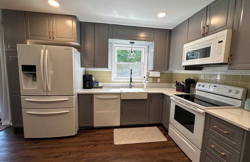Brownsburg Cottage | Charming 3-bedroom Country Cottage in Beautiful Brownsburg, IN!