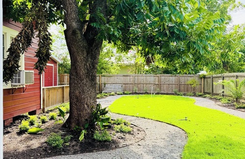 Sulphur Cottage | Charming 3-bedroom cottage in Downtown Sulphur