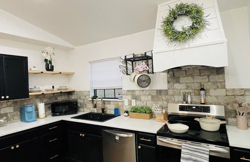 Powell Other | Charming 3-bedroom farmhouse with WiFi, AC and heating in wonderful Washburn