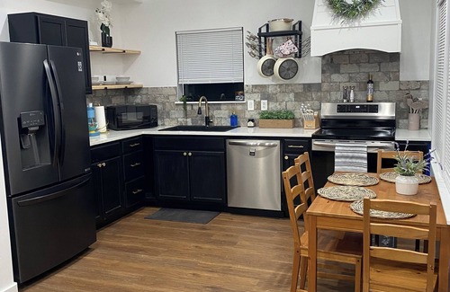 Powell Other | Charming 3-bedroom farmhouse with WiFi, AC and heating in wonderful Washburn